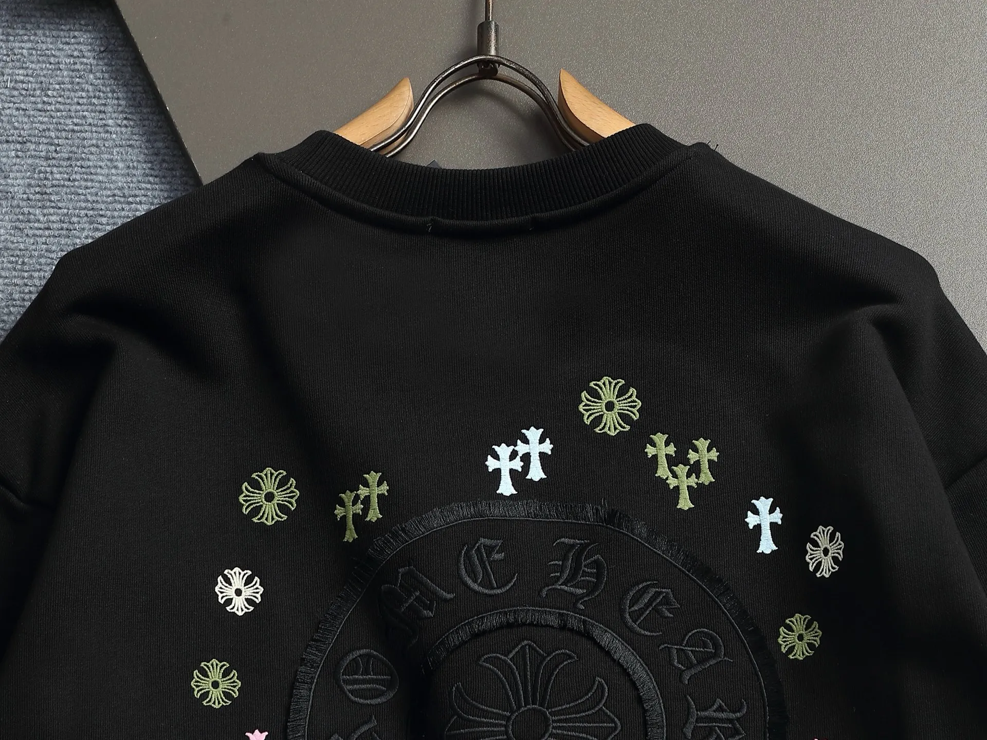 𝗖𝗵𝗿𝗼𝗺𝗲 𝗛𝗲𝗮𝗿𝘁𝘀/ 2026 New Arrival Original 👑 ！ ！ ！ 👍 ✂️Quality , ！ 。 ： ➕100% 。Authentic ➕ ➕3D ➕ ： ！ ！ Authentic ！ Same Style ！ Black White Size：SMLXLXXL
